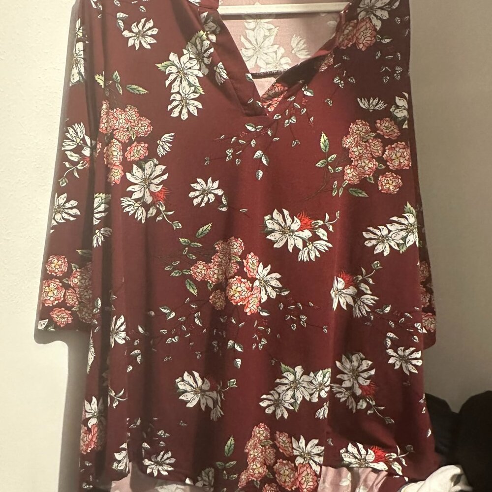 a.Jesdani Burgundy Floral Top Size 3X
